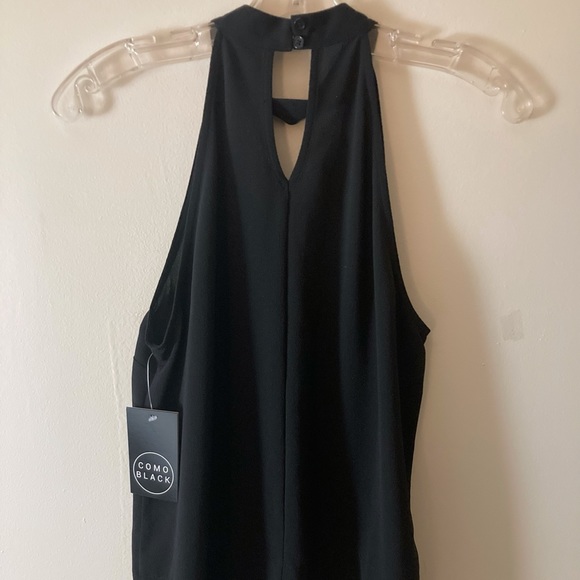 Black halter. V neck cutout. - Picture 4 of 4